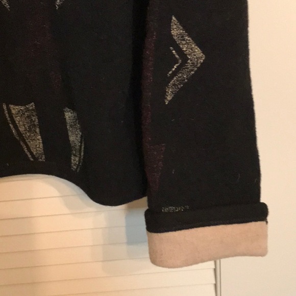 Preowned Chico’s Blanket jacket Southwestern Graphics - sz 2 - Picture 4 of 8